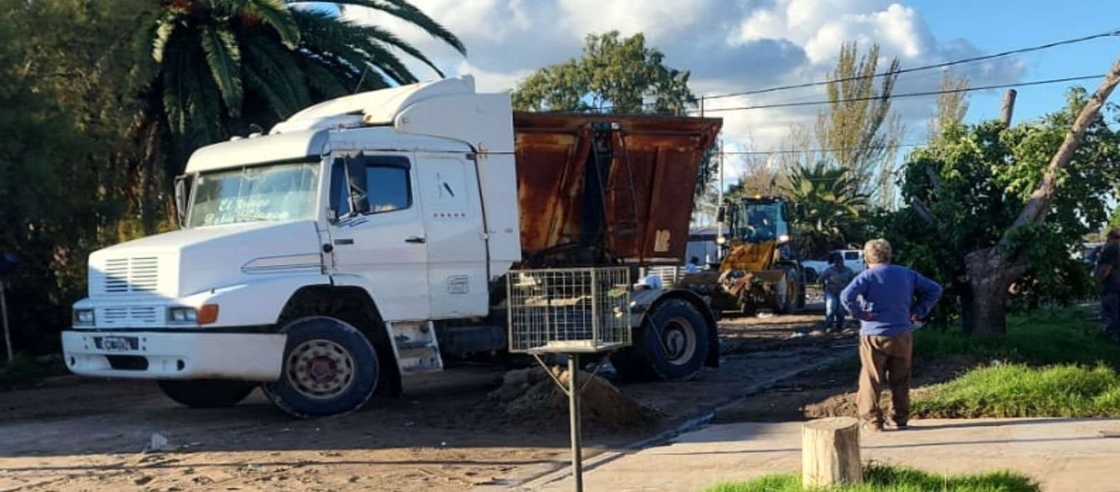 Imagen de la noticia: Por remoción de escombros cortan dos calles del macrocentro